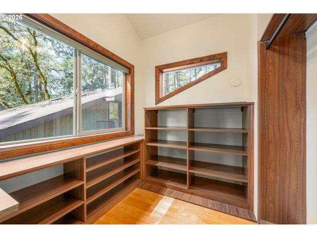 4330 N SHASTA Loop, Eugene, OR 97405