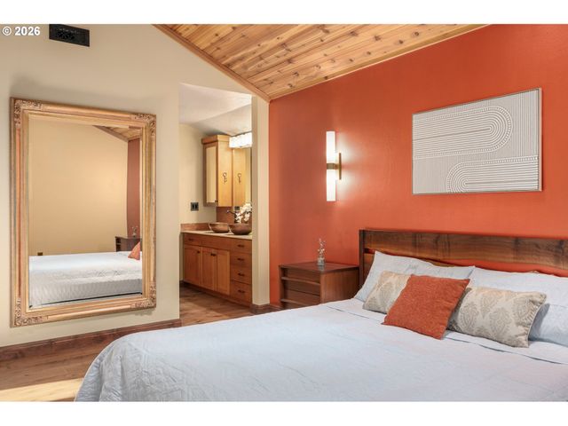 4330 N SHASTA Loop, Eugene, OR 97405