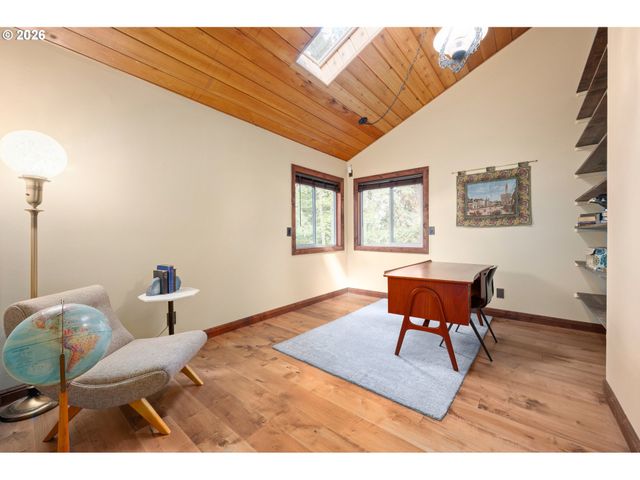 4330 N SHASTA Loop, Eugene, OR 97405