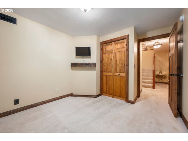 4330 N SHASTA Loop, Eugene, OR 97405