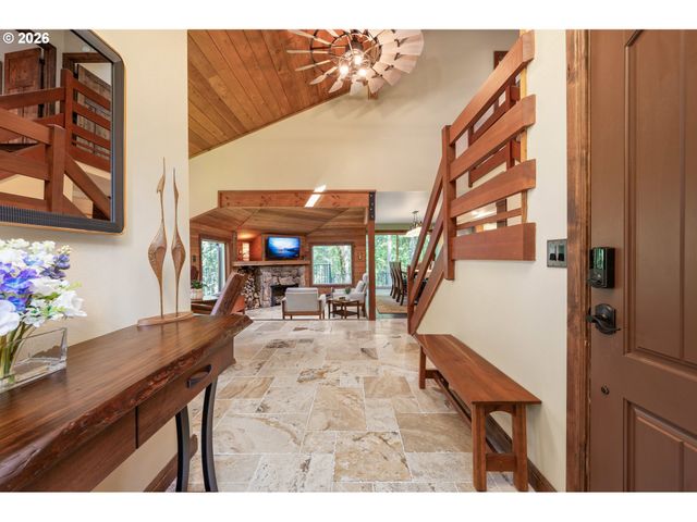 4330 N SHASTA Loop, Eugene, OR 97405