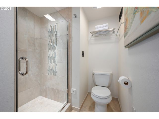 4330 N SHASTA Loop, Eugene, OR 97405