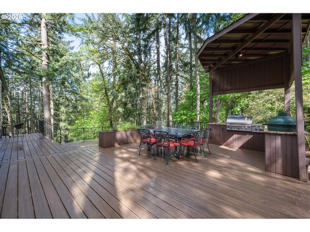 4330 N SHASTA Loop, Eugene, OR 97405