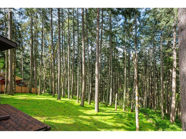4330 N SHASTA Loop, Eugene, OR 97405