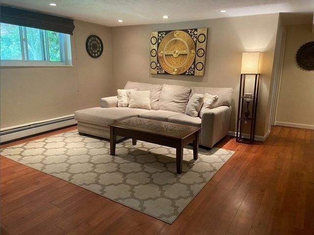 25 Westgate Rd 2, Boston, MA 02467