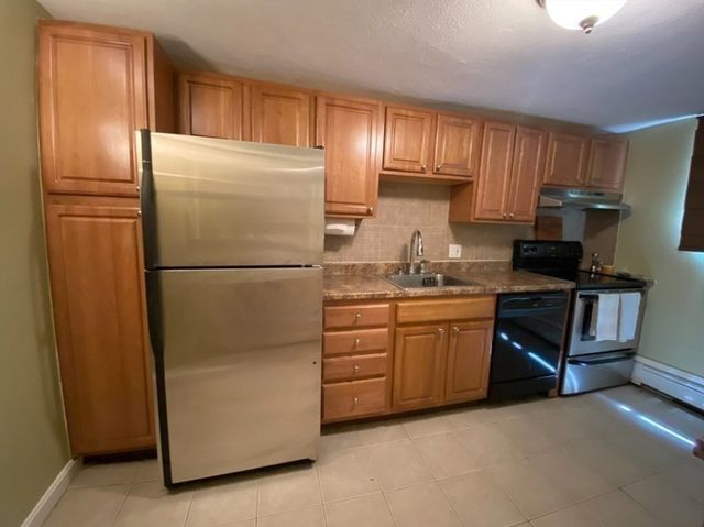 25 Westgate Rd 2, Boston, MA 02467
