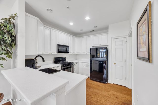 2 Golden Eye Lane, Port Monmouth, NJ 07758