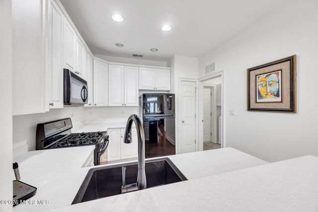 2 Golden Eye Lane, Port Monmouth, NJ 07758