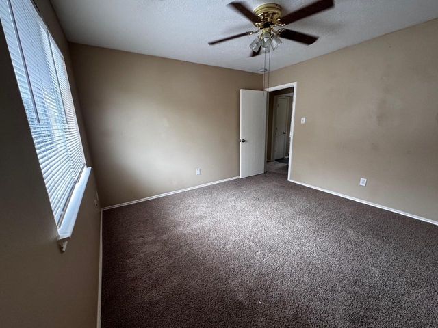 1411 Hallcroft Ln Lane, Houston, TX 77073