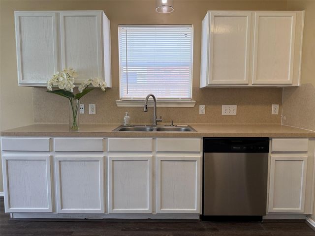 1411 Hallcroft Ln Lane, Houston, TX 77073