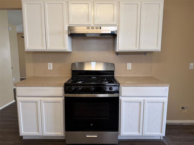 1411 Hallcroft Ln Lane, Houston, TX 77073