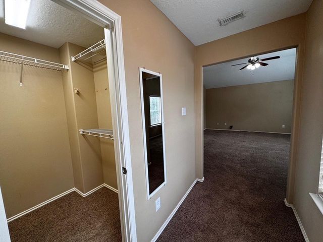 1411 Hallcroft Ln Lane, Houston, TX 77073