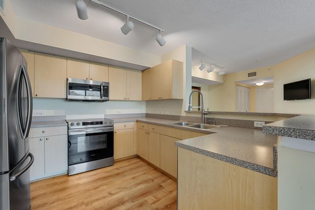 1112 Villa Circle, Boynton Beach, FL 33435