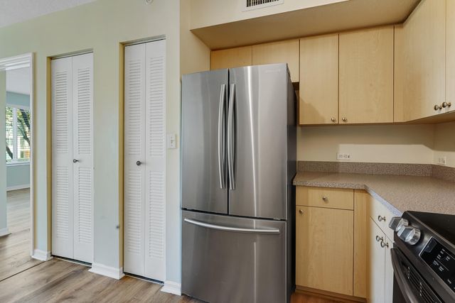 1112 Villa Circle, Boynton Beach, FL 33435