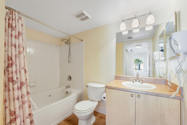 1112 Villa Circle, Boynton Beach, FL 33435