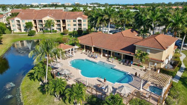 1112 Villa Circle, Boynton Beach, FL 33435