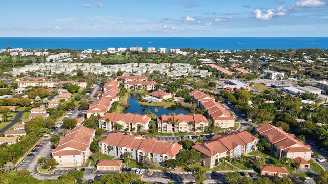 1112 Villa Circle, Boynton Beach, FL 33435