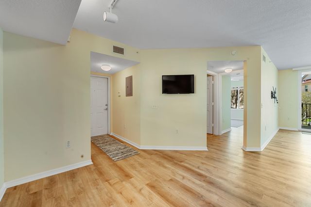 1112 Villa Circle, Boynton Beach, FL 33435