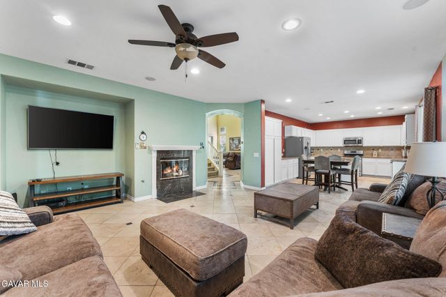4103 W Ave J 3, Lancaster, CA 93536