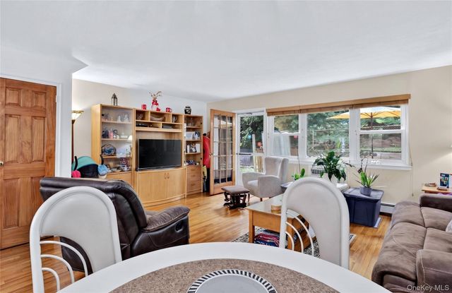 671 Pelham Road D9, New Rochelle, NY 10805
