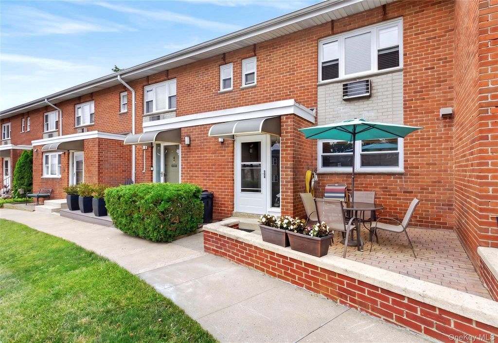671 Pelham Road D9, New Rochelle, NY 10805 — photo 2