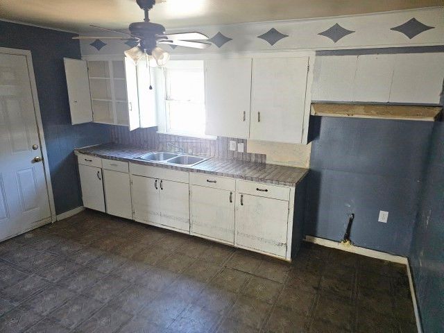 630 E B Avenue, Kingsville, TX 78363