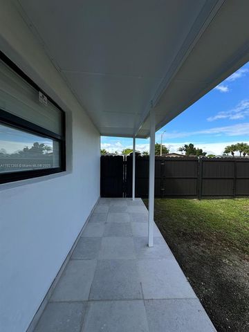 19823 SW 119th Ct, Miami, FL 33177