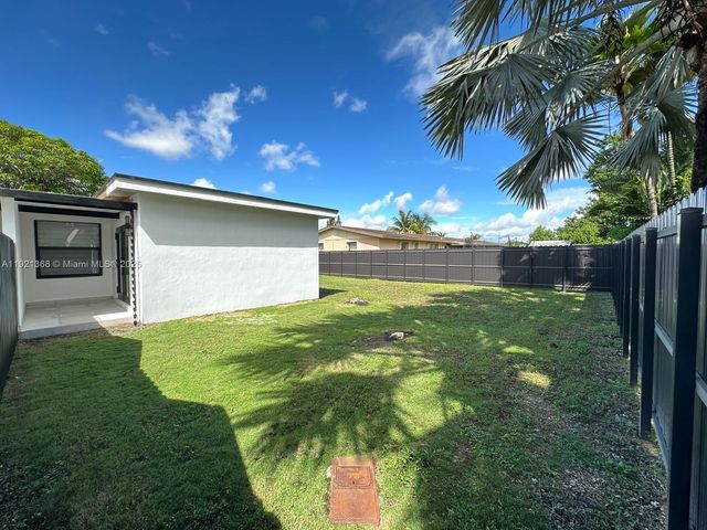 19823 SW 119th Ct, Miami, FL 33177