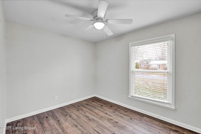 3512 Barclay Dr, Louisville, KY 40299