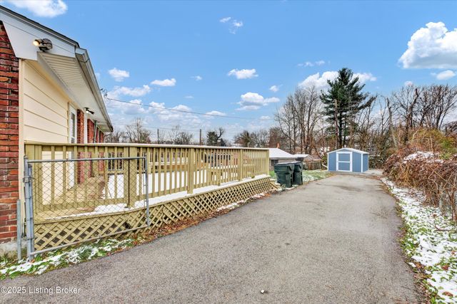 3512 Barclay Dr, Louisville, KY 40299