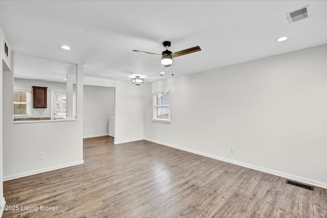 3512 Barclay Dr, Louisville, KY 40299