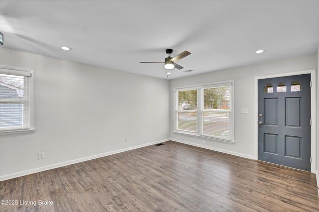 3512 Barclay Dr, Louisville, KY 40299