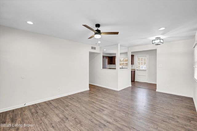 3512 Barclay Dr, Louisville, KY 40299