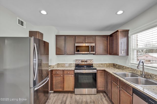 3512 Barclay Dr, Louisville, KY 40299