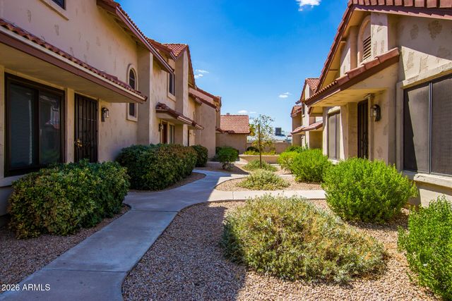 286 W PALOMINO Drive 17, Chandler, AZ 85225