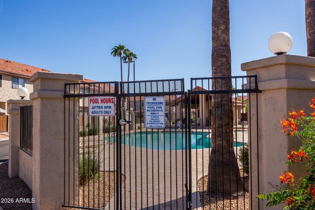 286 W PALOMINO Drive 17, Chandler, AZ 85225