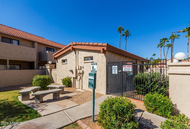286 W PALOMINO Drive 17, Chandler, AZ 85225