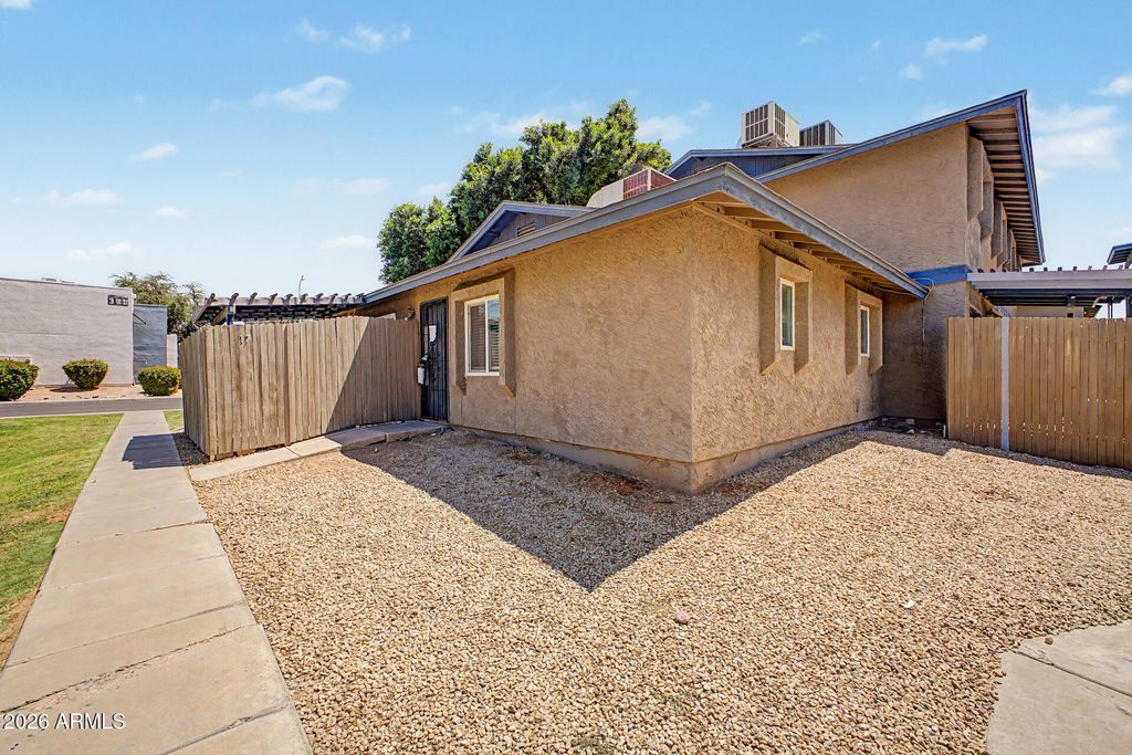 286 W PALOMINO Drive 17, Chandler, AZ 85225