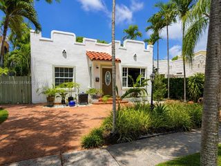 452 SW 26th Rd, Miami, FL 33129