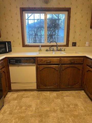 2284 Jubilant Avenue, Medford, OR 97504