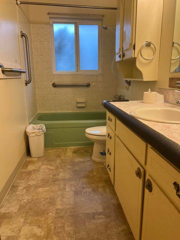 2284 Jubilant Avenue, Medford, OR 97504