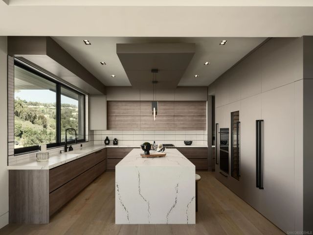 6627 Muirlands Dr, La Jolla, CA 92037
