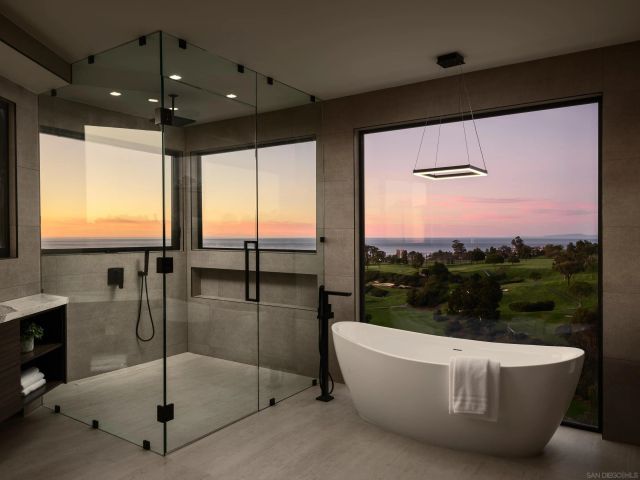 6627 Muirlands Dr, La Jolla, CA 92037