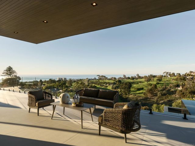 6627 Muirlands Dr, La Jolla, CA 92037