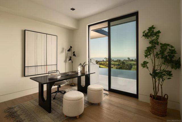 6627 Muirlands Dr, La Jolla, CA 92037