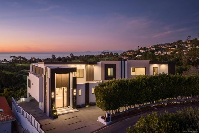 6627 Muirlands Dr, La Jolla, CA 92037