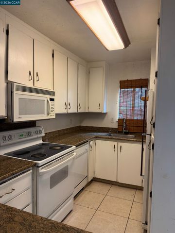 3712 Willow Pass Rd 41, Concord, CA 94519