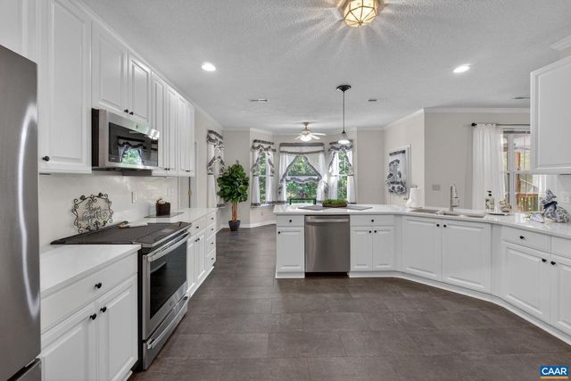 102 HAPPY VALLEY RD, Keswick, VA 22947
