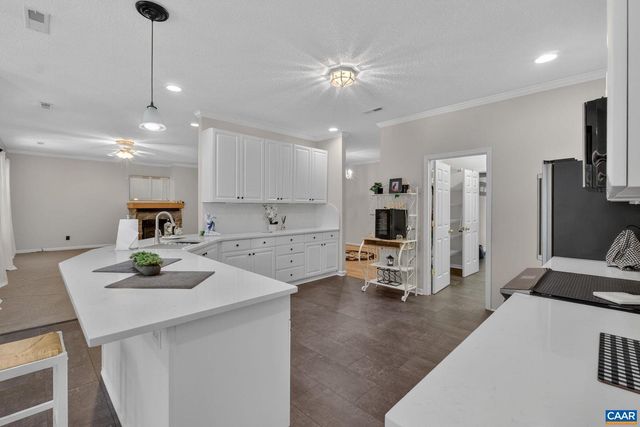 102 HAPPY VALLEY RD, Keswick, VA 22947