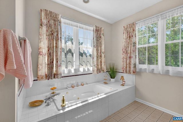 102 HAPPY VALLEY RD, Keswick, VA 22947